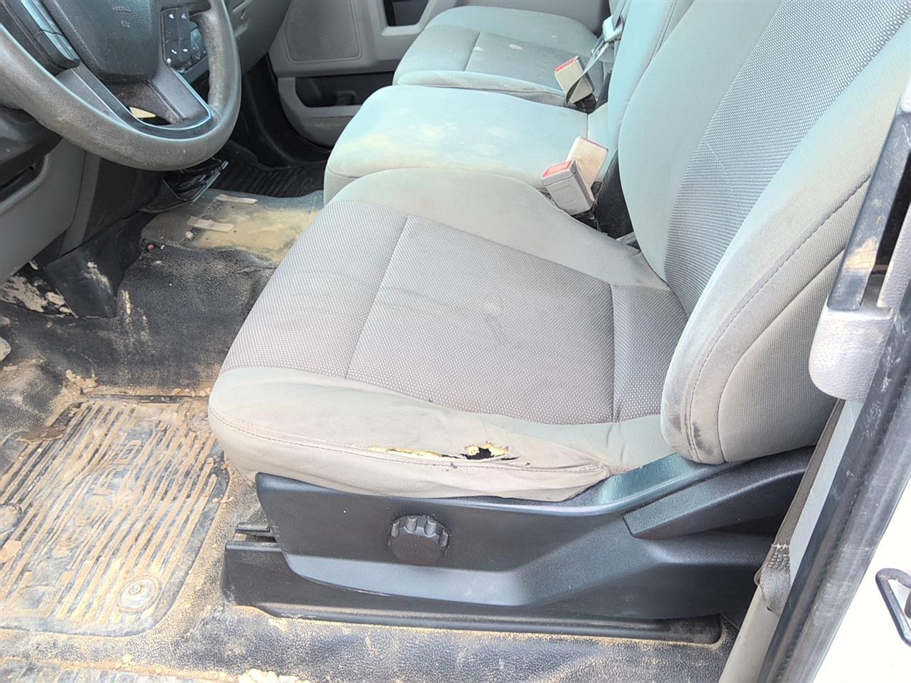 https://f005.backblazeb2.com/file/img-partshotlines-com/Inventory/SW52/Vehicle/22125_03.jpg