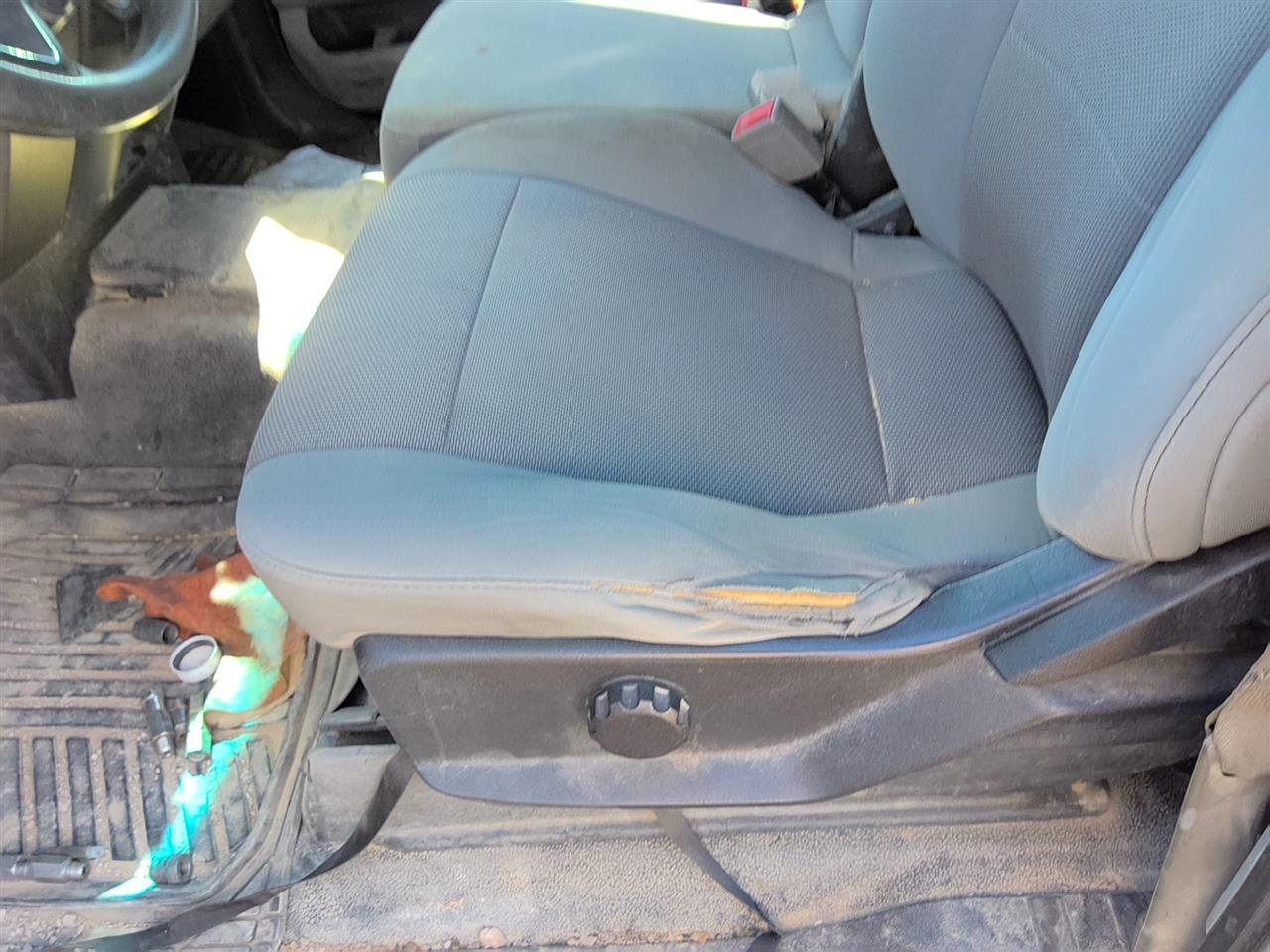 https://f005.backblazeb2.com/file/img-partshotlines-com/Inventory/SW52/Vehicle/22126_03.jpg