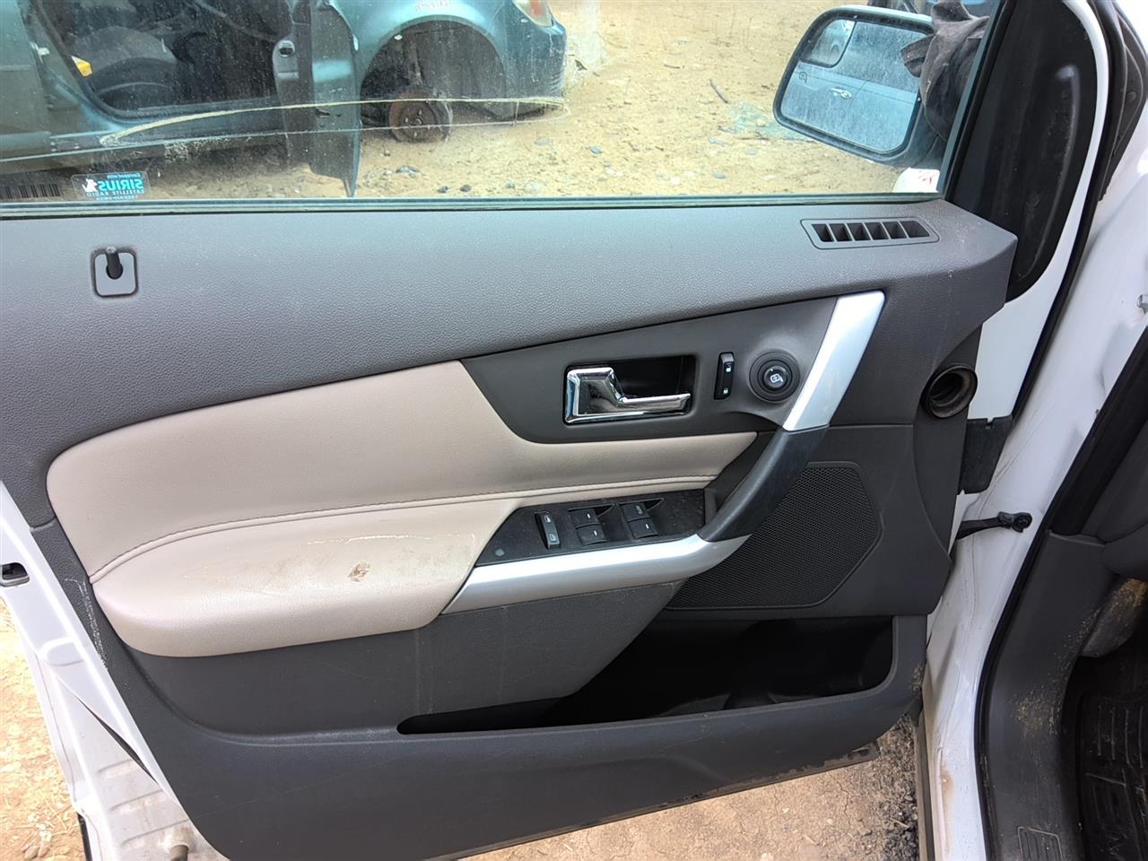 https://f005.backblazeb2.com/file/img-partshotlines-com/Inventory/SW52/Vehicle/22129_02.jpg