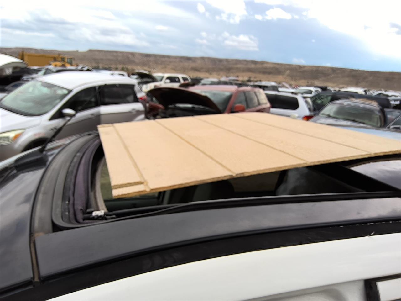 https://f005.backblazeb2.com/file/img-partshotlines-com/Inventory/SW52/Vehicle/22129_04.jpg