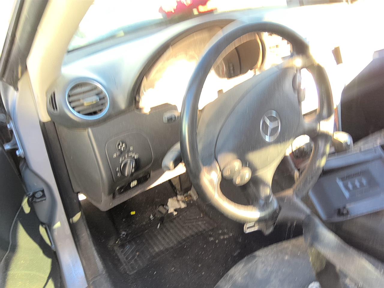https://f005.backblazeb2.com/file/img-partshotlines-com/Inventory/SW52/Vehicle/22159_03.jpg