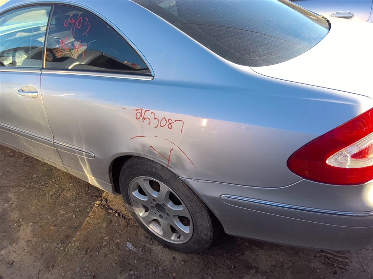 https://f005.backblazeb2.com/file/img-partshotlines-com/Inventory/SW52/Vehicle/22159_12.jpg