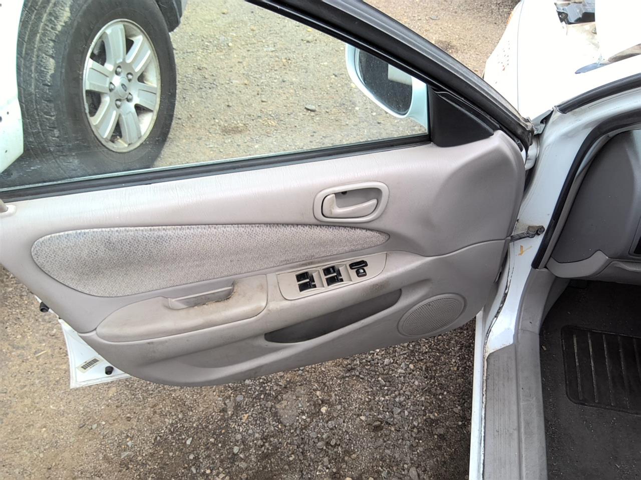 https://f005.backblazeb2.com/file/img-partshotlines-com/Inventory/SW52/Vehicle/22167_02.jpg