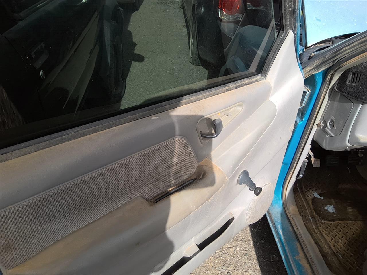 https://f005.backblazeb2.com/file/img-partshotlines-com/Inventory/SW52/Vehicle/22188_02.jpg