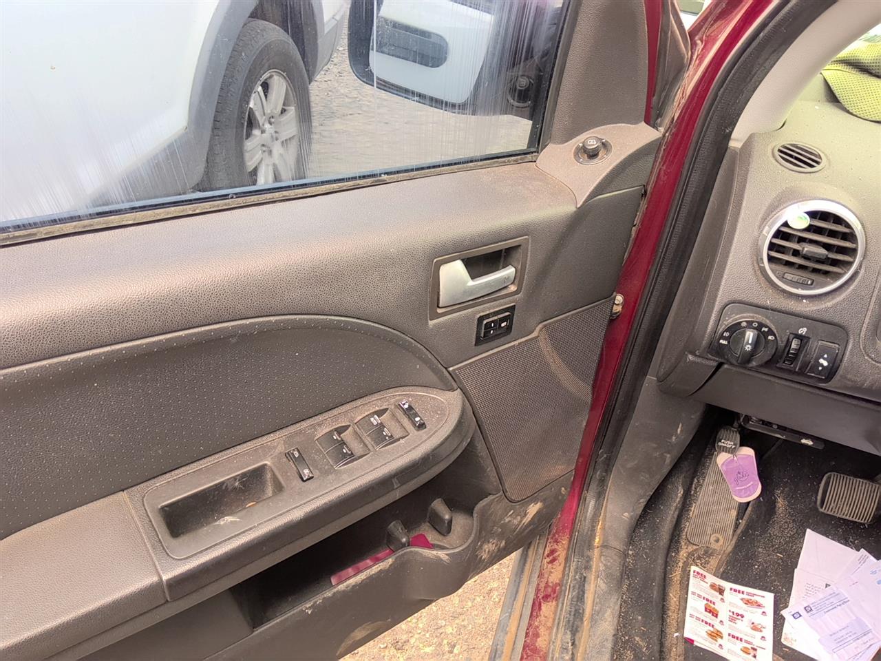https://f005.backblazeb2.com/file/img-partshotlines-com/Inventory/SW52/Vehicle/22204_02.jpg