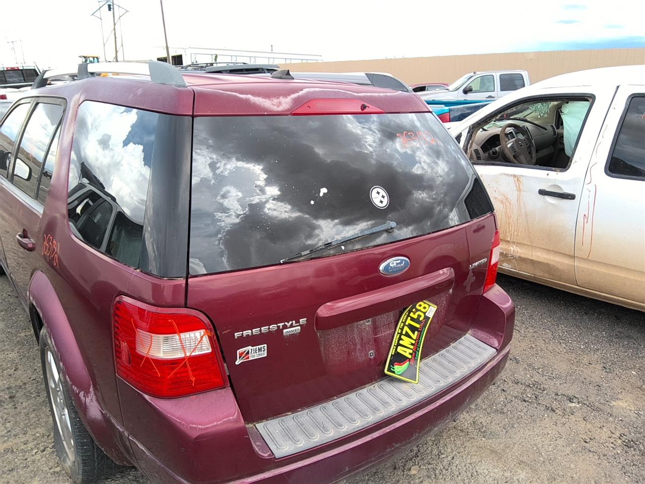 https://f005.backblazeb2.com/file/img-partshotlines-com/Inventory/SW52/Vehicle/22204_13.jpg