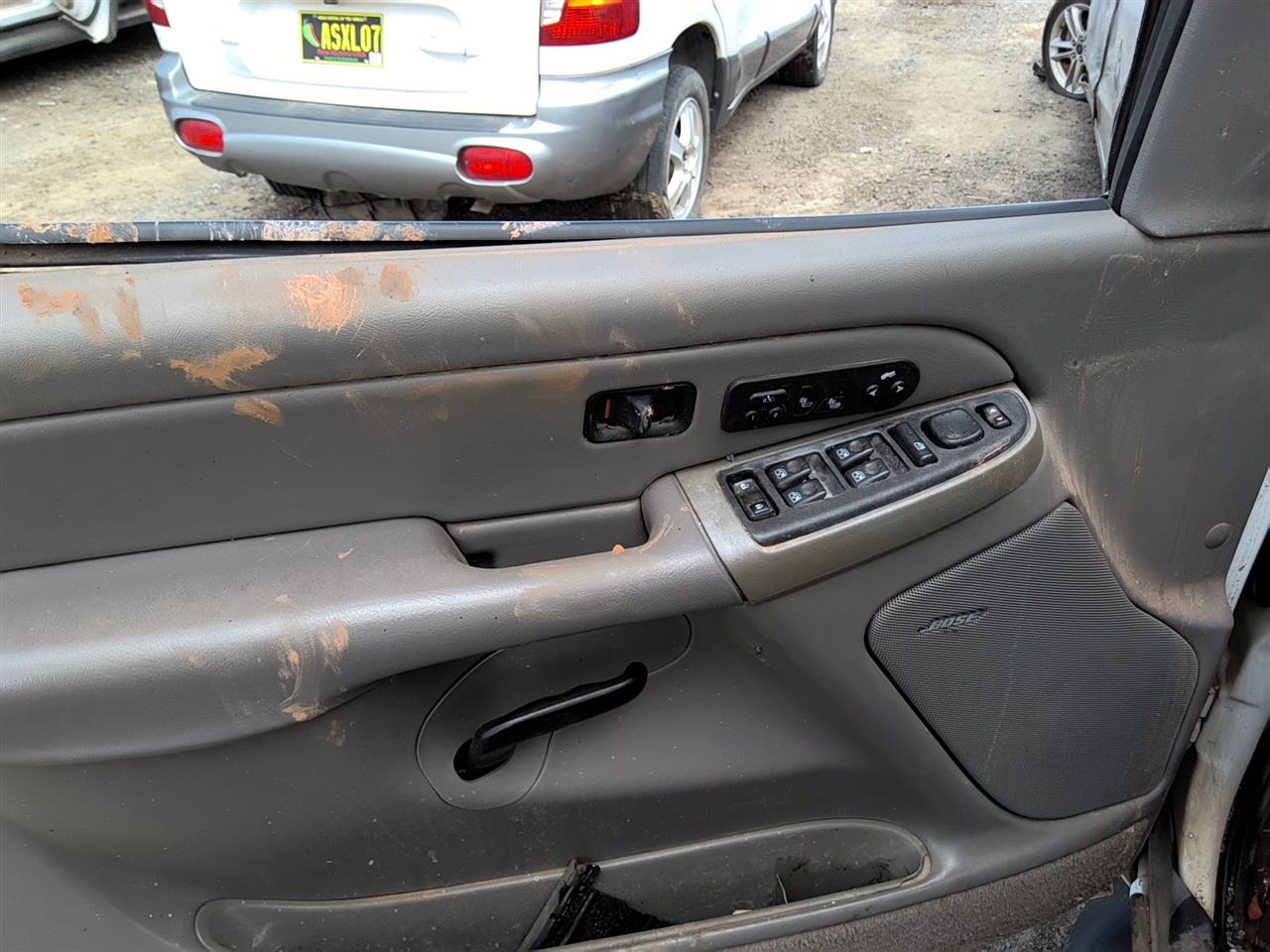 https://f005.backblazeb2.com/file/img-partshotlines-com/Inventory/SW52/Vehicle/22205_02.jpg
