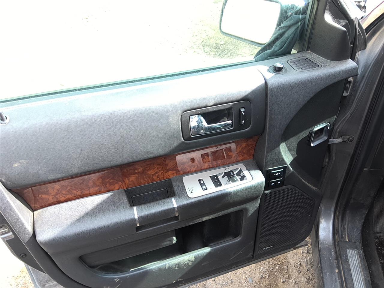 https://f005.backblazeb2.com/file/img-partshotlines-com/Inventory/SW52/Vehicle/22209_02.jpg