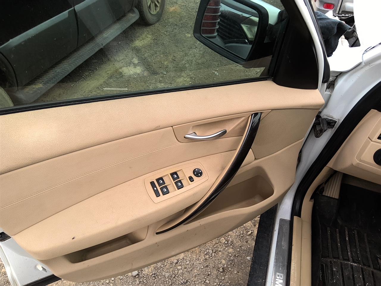 https://f005.backblazeb2.com/file/img-partshotlines-com/Inventory/SW52/Vehicle/22217_02.jpg