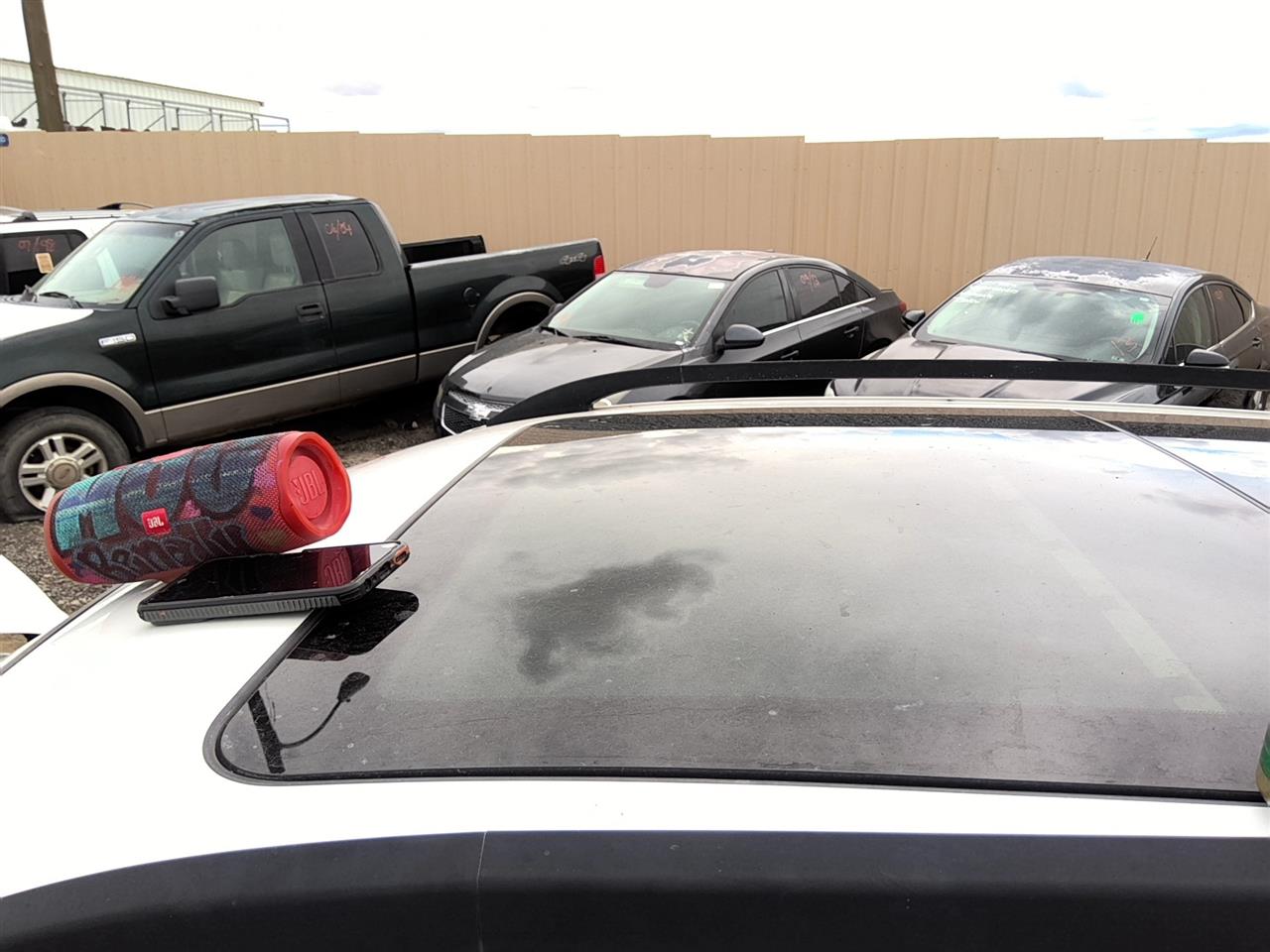 https://f005.backblazeb2.com/file/img-partshotlines-com/Inventory/SW52/Vehicle/22217_04.jpg