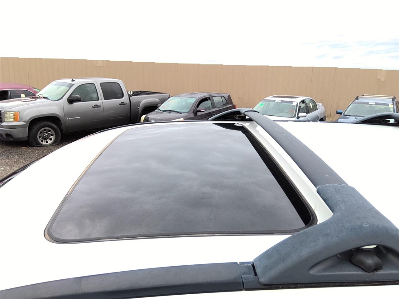 https://f005.backblazeb2.com/file/img-partshotlines-com/Inventory/SW52/Vehicle/22231_04.jpg