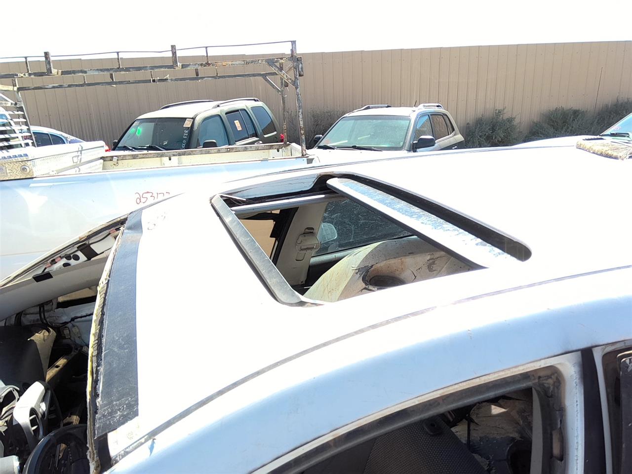 https://f005.backblazeb2.com/file/img-partshotlines-com/Inventory/SW52/Vehicle/22264_04.jpg