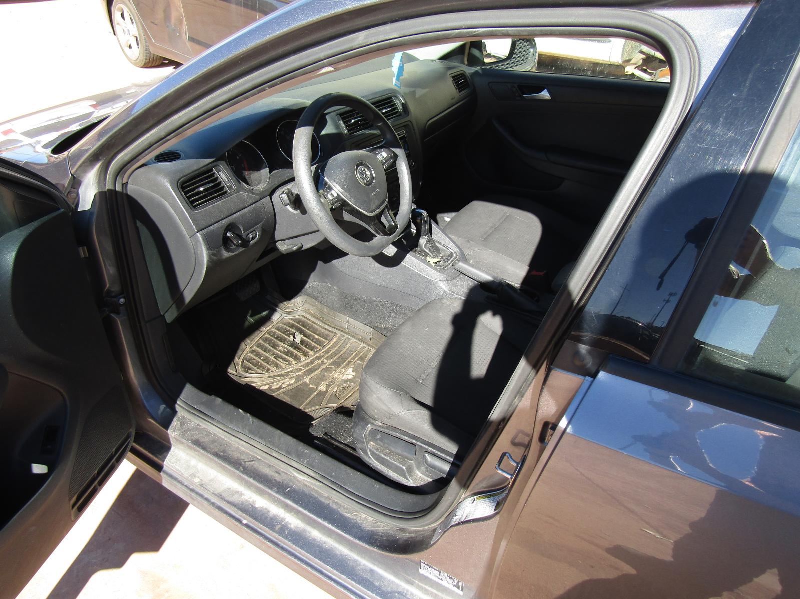 f/c/i/a/136e42fd-e3e9-4e90-92e3-2965d2bd67bf.JPG