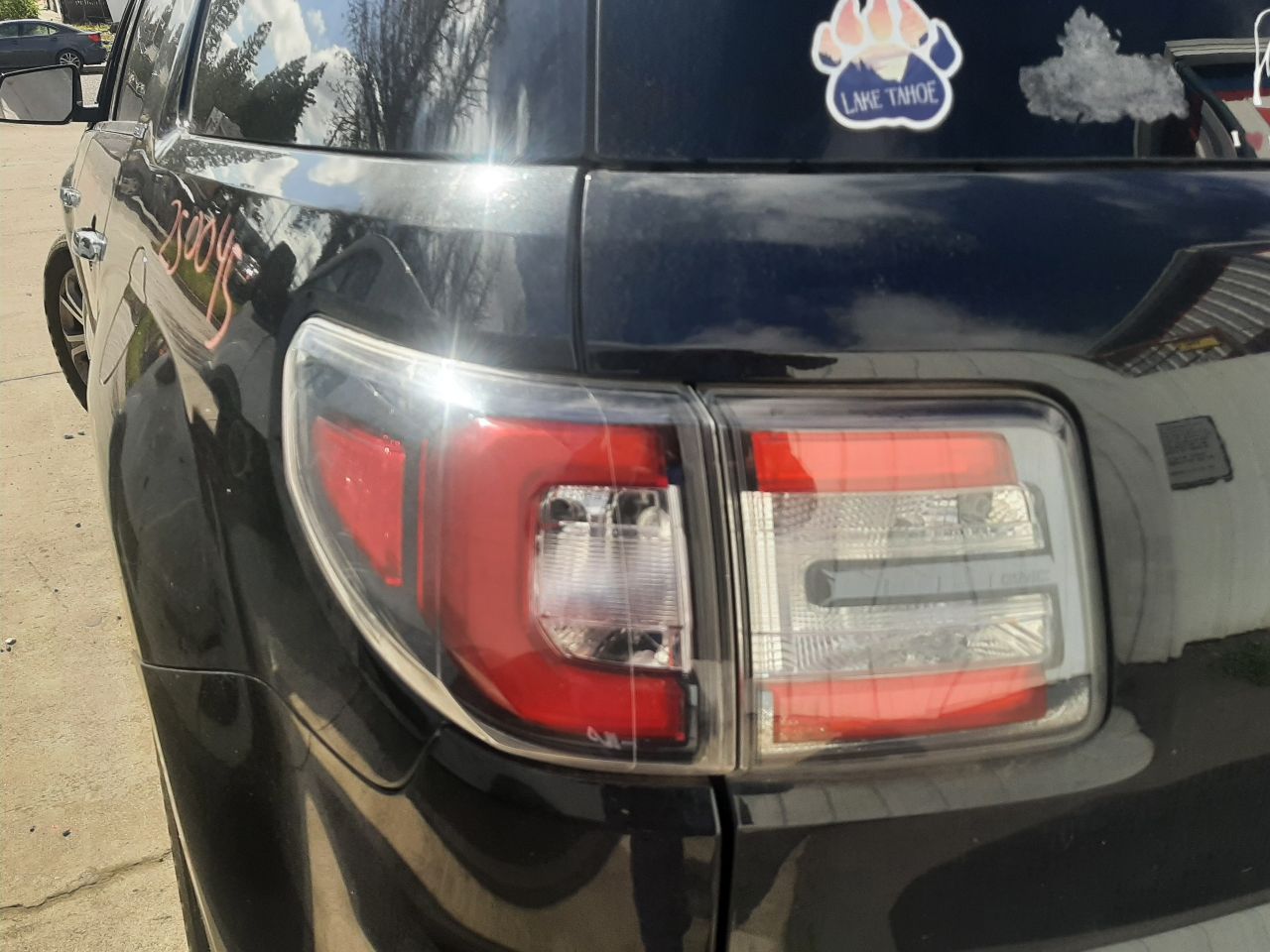 Vehicle/1351_11.jpg