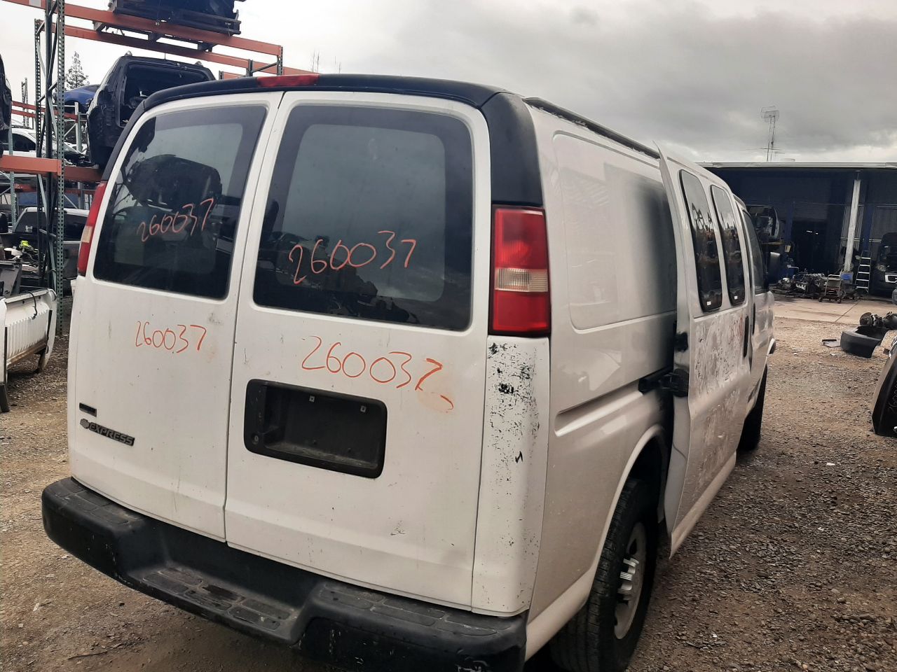 Vehicle/1587_08.jpg