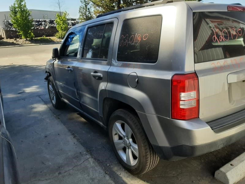 Vehicle/595_06.jpg