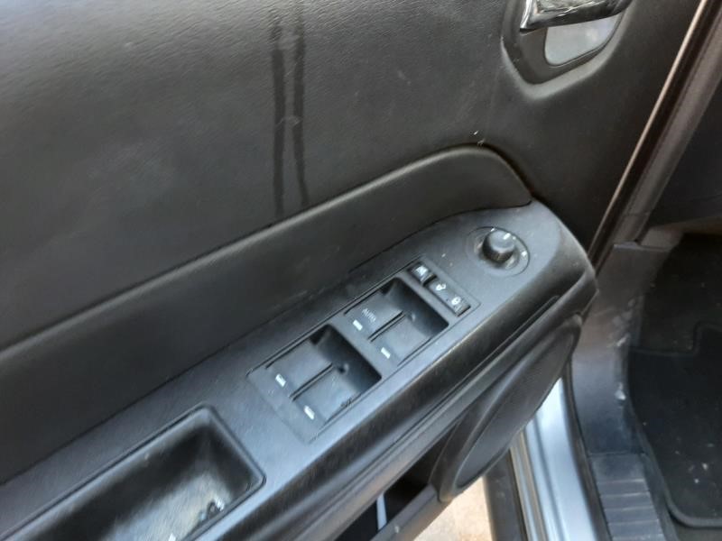 Vehicle/595_09.jpg