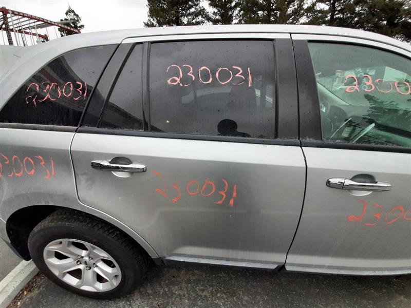 Vehicle/829_11.jpg