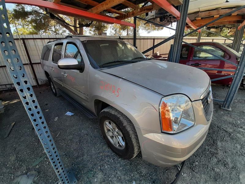 Vehicle/944_03.jpg